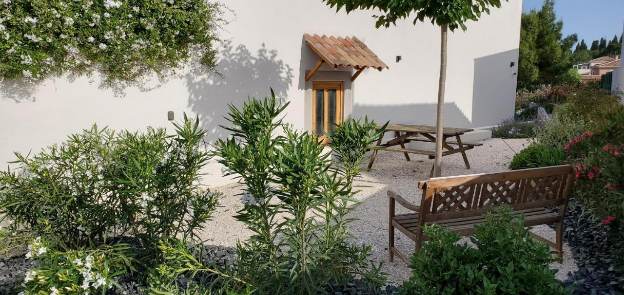 'Au Coeur Des Vignes' - Private Apartment & Garden Magalas Kültér fotó